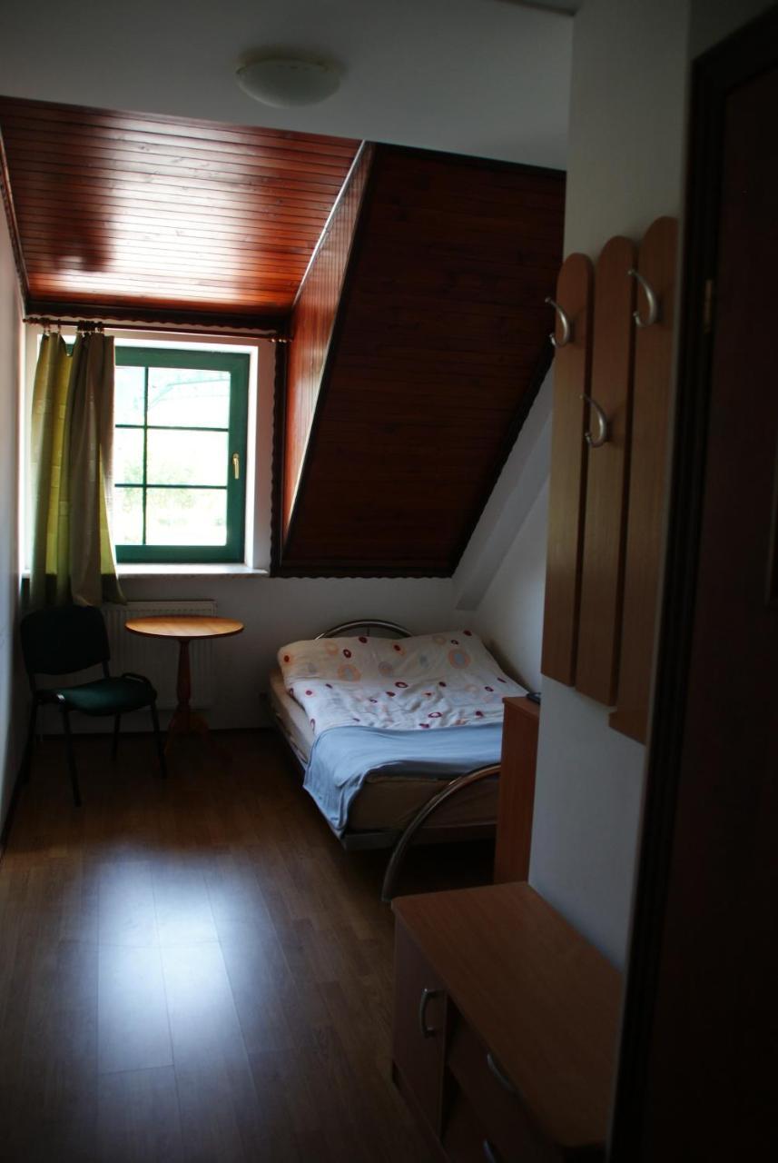 Motel Warmiaki Bed&Breakfast Jadow Exterior photo
